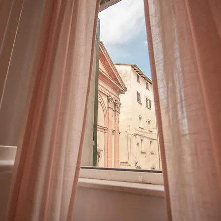 Millennial Walls Elegant Relax In Center *