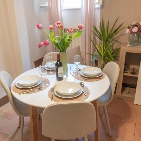 דירה Millennial Walls Elegant Relax In Center פרוג'ה